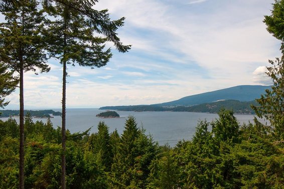 894 Schooner Lane, West Vancouver