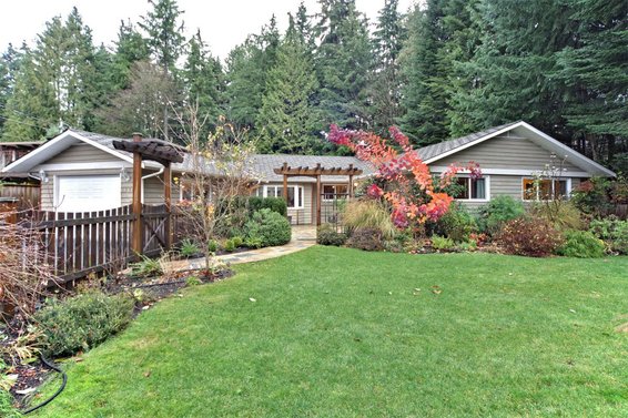 1350 Greenbriar Way, North Vancouver