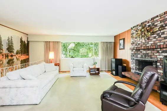 Living Room - 3490 Institute Road  
