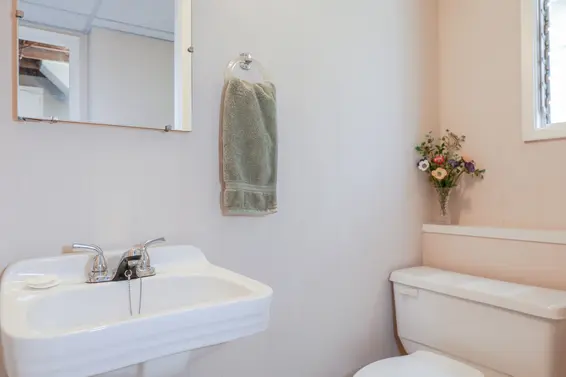 Bathroom - 935 Beaconsfield Road, North Vancouver  
