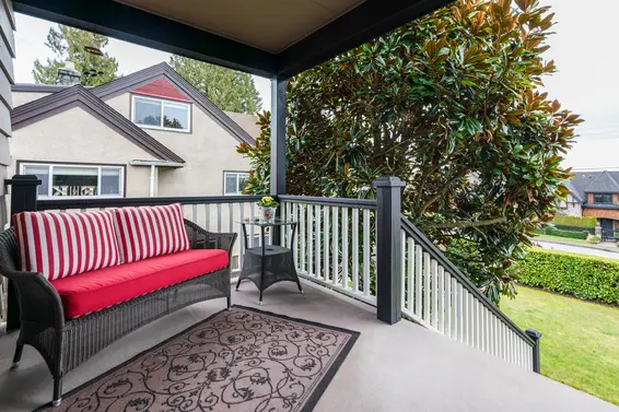 424 East Keith Road, North Vancouver For Sale - image 3