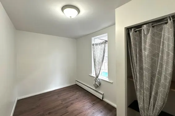 164 East 10th Street, North Vancouver For Sale - image 16