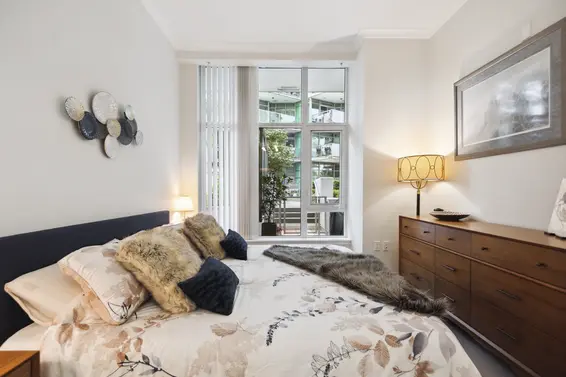 112 185 Victory Ship Way, North Vancouver For Sale - image 13