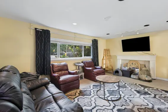 4379 Capilano Road, North Vancouver For Sale - image 19