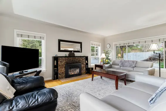 1335 Ridgewood Drive, North Vancouver For Sale - image 7