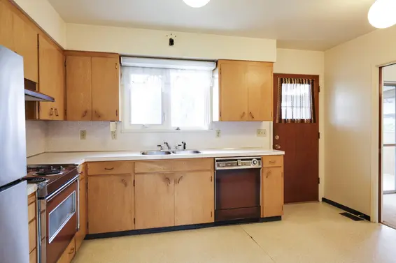 625 East 16th Street, North Vancouver For Sale - image 4