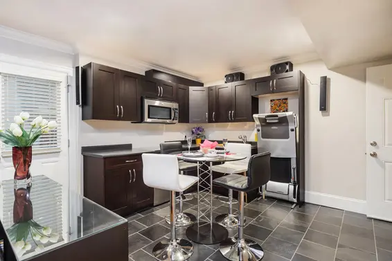 3660 Carnarvon Avenue, North Vancouver For Sale - image 17