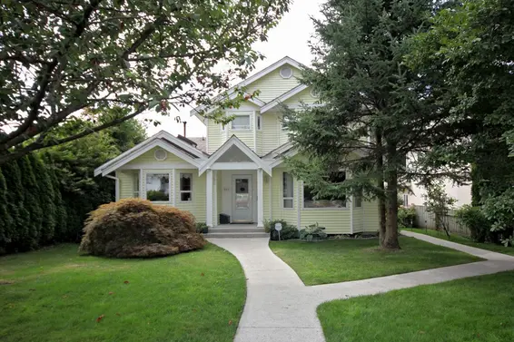 319 East 18th Street, North Vancouver