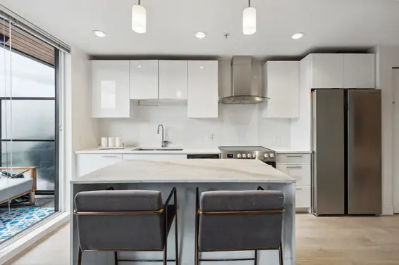 513 733 West 3rd Street, North Vancouver For Sale - image 6