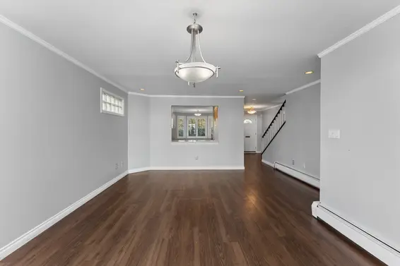 2 221 West 6th Street, North Vancouver For Sale - image 23