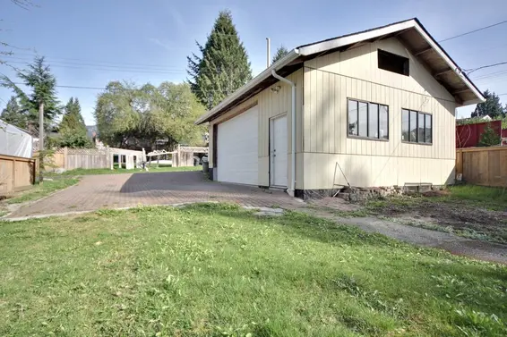 Garage  