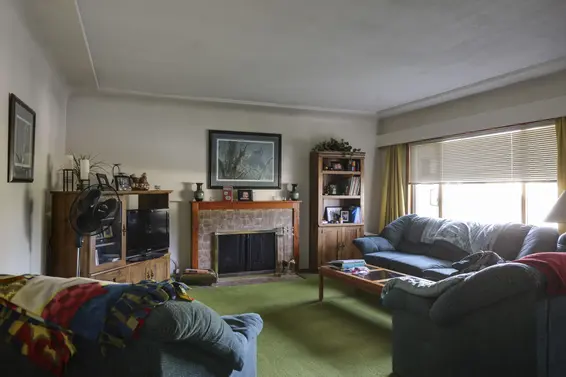 1553 Sutherland Avenue, North Vancouver For Sale - image 2