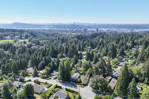 1450 Briarlynn Crescent, North Vancouver For Sale - image 25