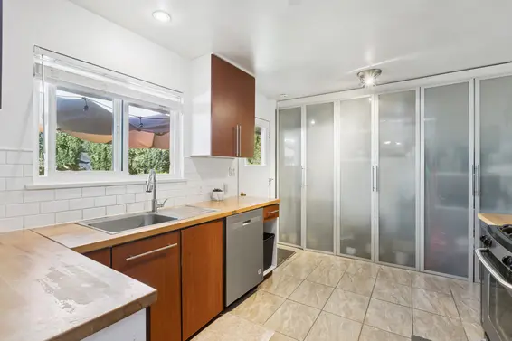4379 Capilano Road, North Vancouver For Sale - image 11