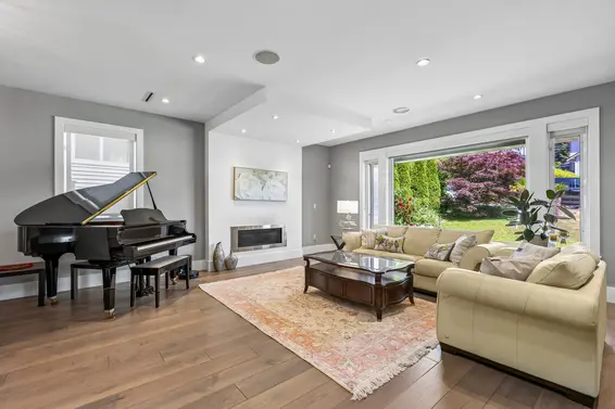 2553 Western Avenue, North Vancouver For Sale - image 2