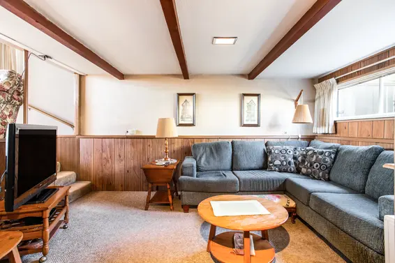 Family Room  - 502 East 18th Street, North Vancouver  