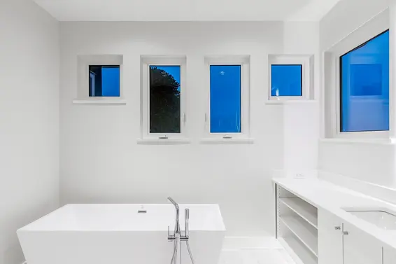 Master Ensuite - 528 East 11th Street, North Vancouver  