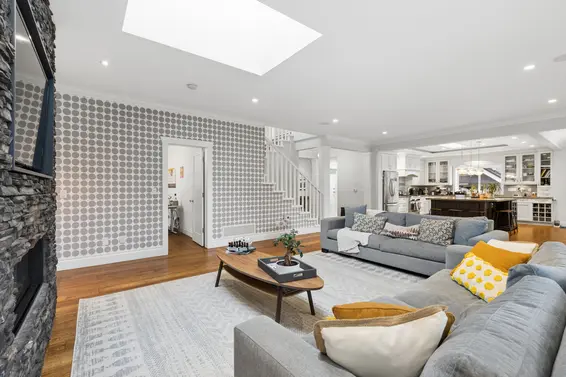 3476 Wellington Crescent, North Vancouver For Sale - image 8