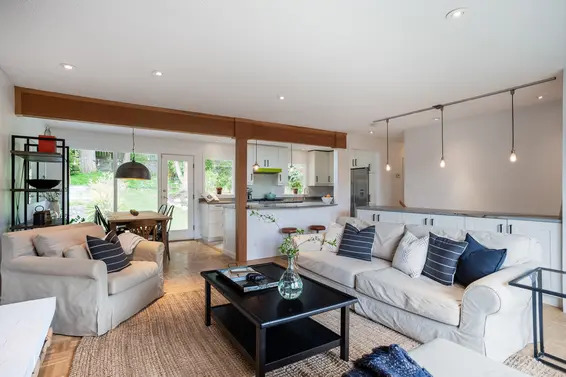 2178 Hyannis Drive, North Vancouver For Sale - image 9