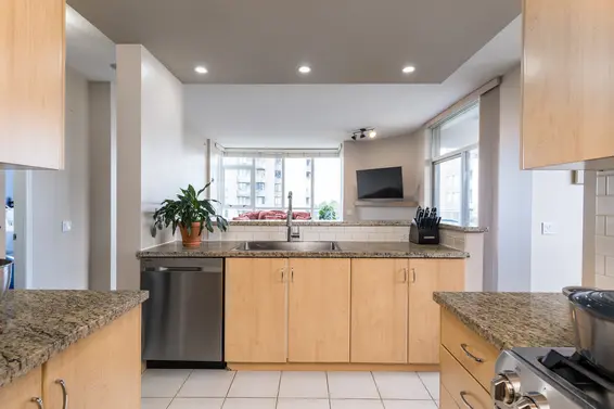 302 120 West 16th Street, North Vancouver For Sale - image 17