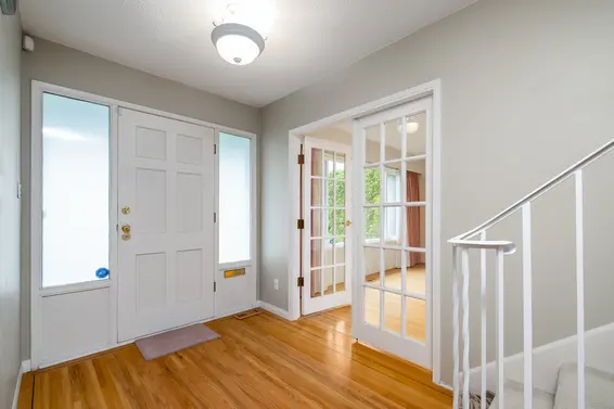 368 Newdale Court, North Vancouver For Sale - image 3