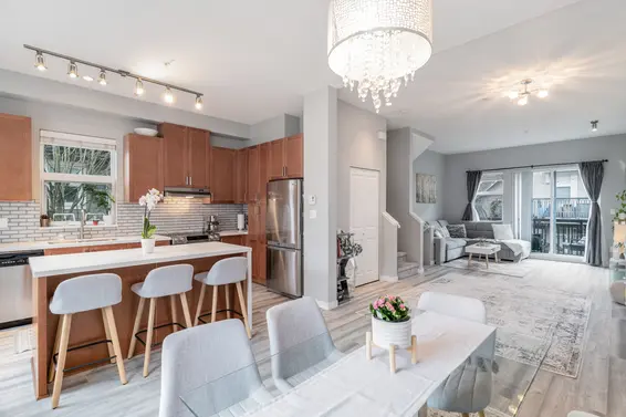 752 Orwell, Main Level  