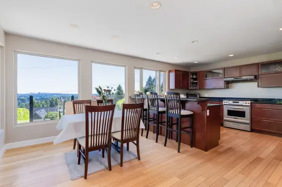 1070 Chamberlain Drive, North Vancouver For Sale - image 9
