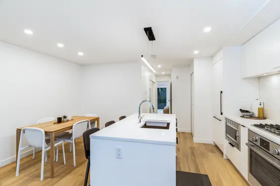 Kitchen - 107 649 East 3rd Street  