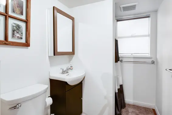 Bathroom - 926 East 29th Street, North Vancouver  