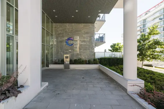 112 185 Victory Ship Way, North Vancouver For Sale - image 32