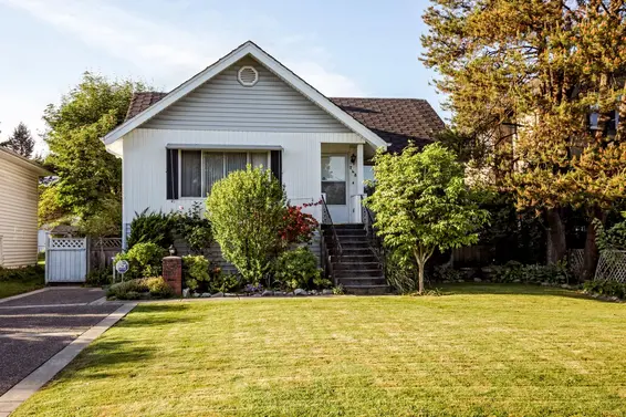 748 East 9th Street, North Vancouver For Sale - image 1
