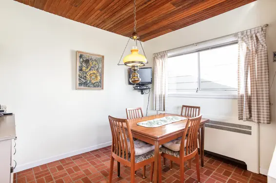 Eating Area  - 502 E 18th Street, North Vancouver  