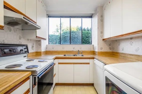 401 114 West Keith Road, North Vancouver For Sale - image 11