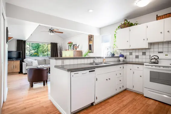 524 East Keith Road, North Vancouver For Sale - image 11