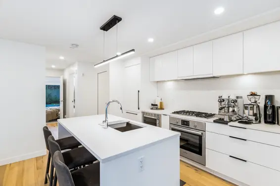 Kitchen - 107 649 East 3rd Street  