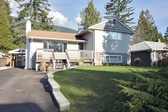 1082 Ruthina Avenue, North Vancouver