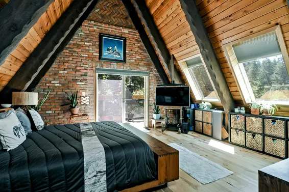 Master Bedroom - 440 Upper Bayview Road, Lions Bay  