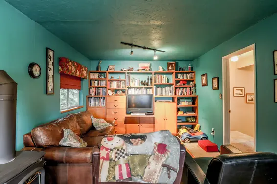 Bedroom/Family Room - 868 Drayton Street, North Vancouver  