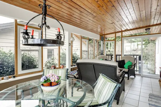 Sun Room - 4775 Tourney Road, North Vancouver  