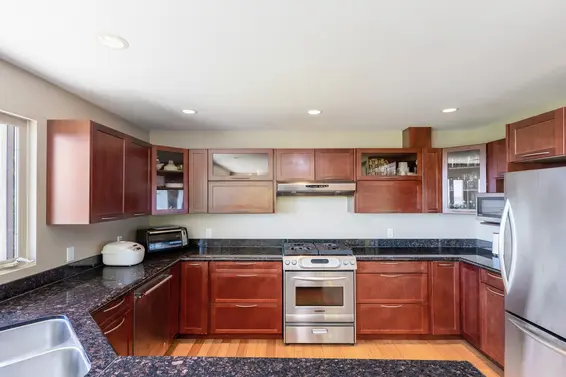 1070 Chamberlain Drive, North Vancouver For Sale - image 12