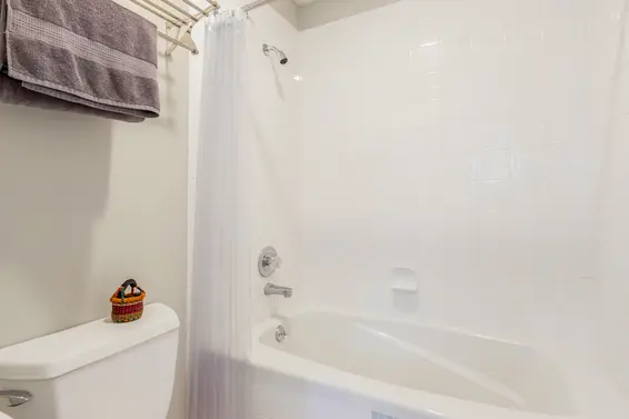 201 1523 Bowser Avenue, North Vancouver For Sale - image 16