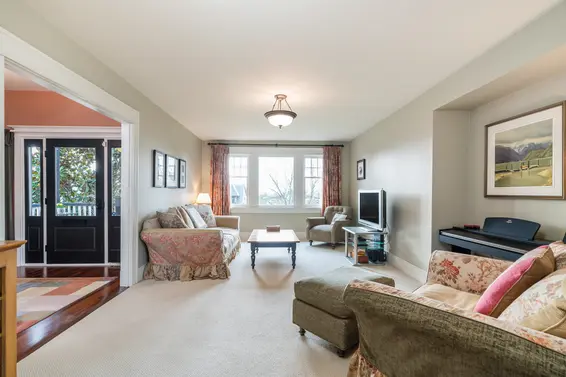 424 East Keith Road, North Vancouver For Sale - image 8
