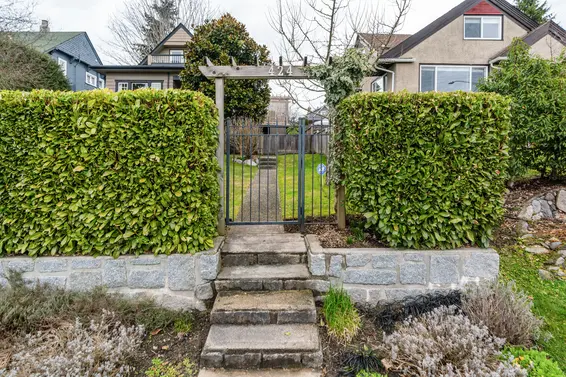 424 East Keith Road, North Vancouver For Sale - image 62
