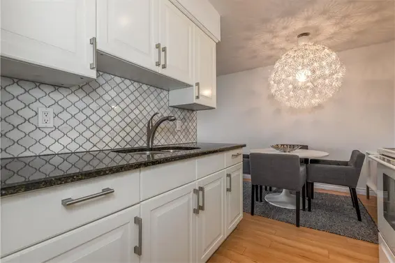 306 160 East 19Th Street, North Vancouver For Sale - image 3