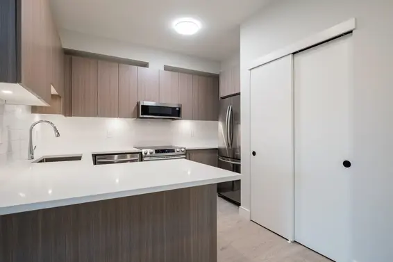 Kitchen - 203-1633 Tatlow Avenue  