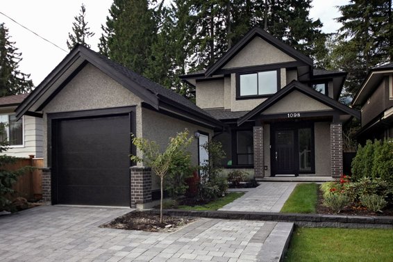 1098 Montroyal Boulevard, North Vancouver