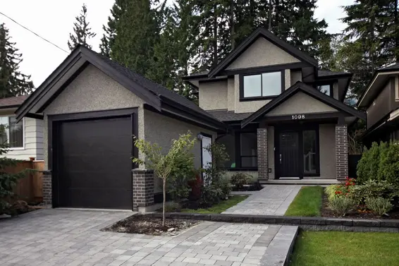 1098 Montroyal Boulevard, North Vancouver