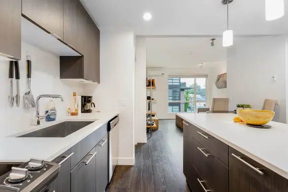 Kitchen - 421 723 3rd Street West  