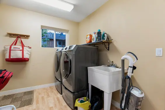 1335 Ridgewood Drive, North Vancouver For Sale - image 32
