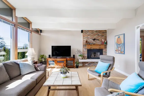 408 West St James Road, North Vancouver For Sale - image 5